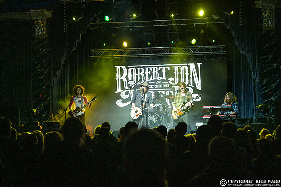 Robert Jon & The Wreck