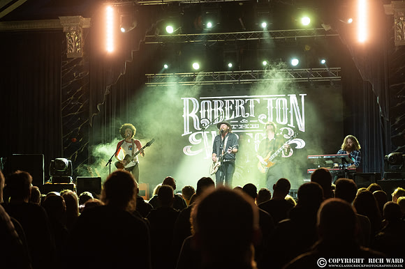 Robert Jon & The Wreck