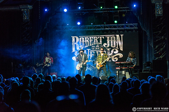 Robert Jon & The Wreck