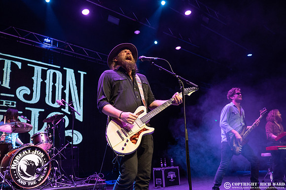 Robert Jon & The Wreck