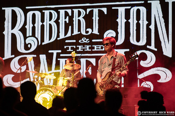 Robert Jon & The Wreck