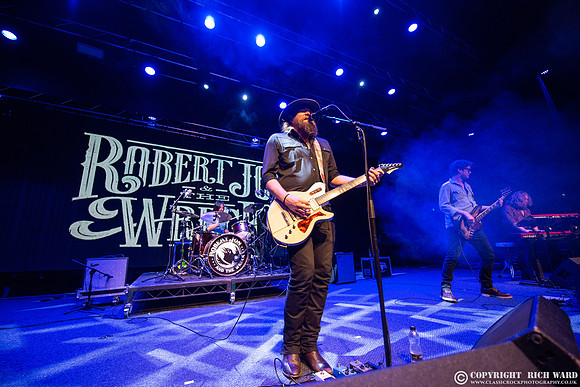 Robert Jon & The Wreck