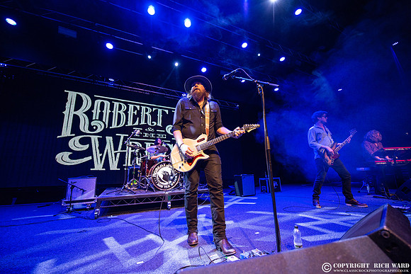 Robert Jon & The Wreck