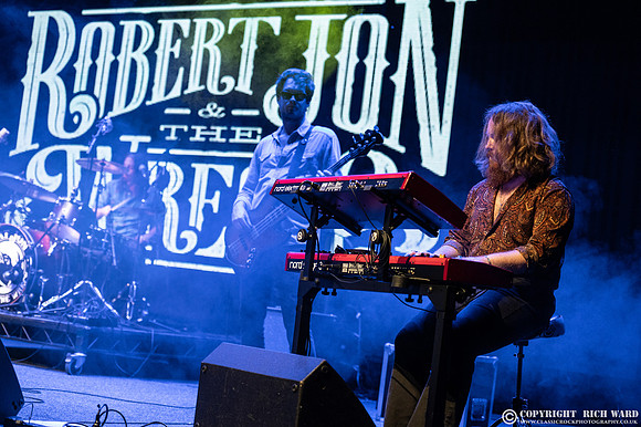 Robert Jon & The Wreck
