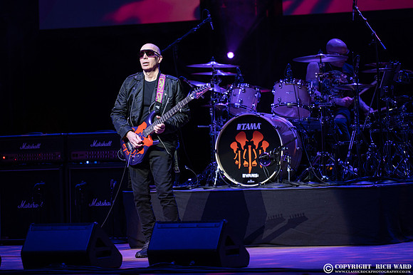 Joe Satriani