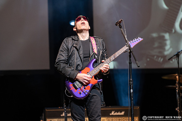 Joe Satriani