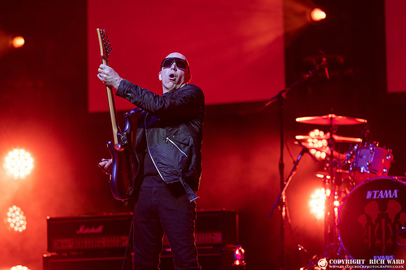 Joe Satriani