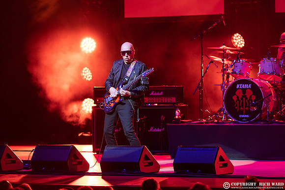 Joe Satriani
