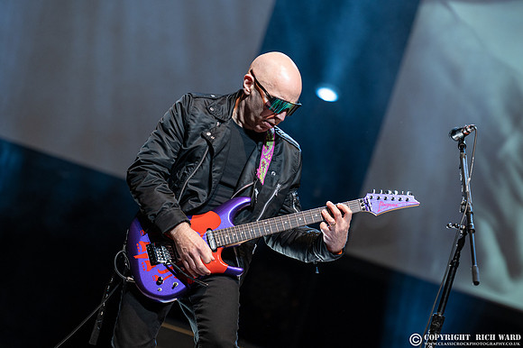 Joe Satriani