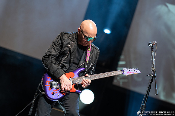 Joe Satriani