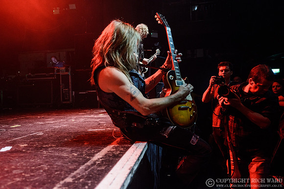 Dead Daisies