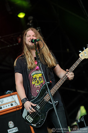 Tyler Bryant & The Shakedown