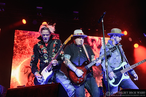 Black Stone Cherry