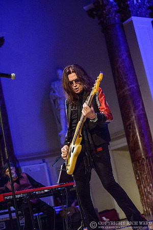 Glenn Hughes