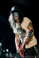 Slash featuring Myles Kennedy & The Conspirators