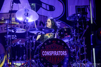 Slash featuring Myles Kennedy & The Conspirators