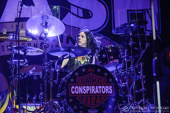 Slash featuring Myles Kennedy & The Conspirators