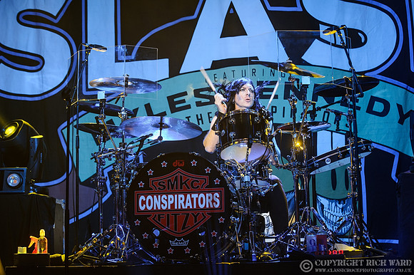 Slash featuring Myles Kennedy & The Conspirators