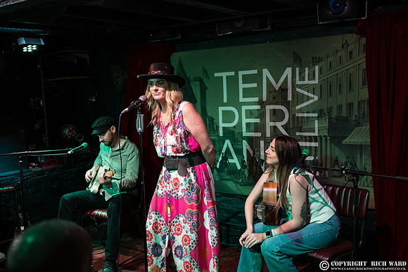 Elles Bailey