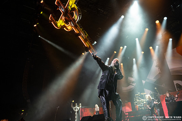 190324-097097
