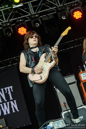 Tyler Bryant & The Shakedown