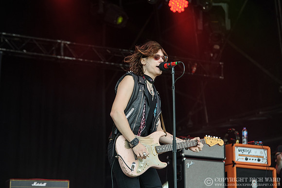Tyler Bryant & The Shakedown