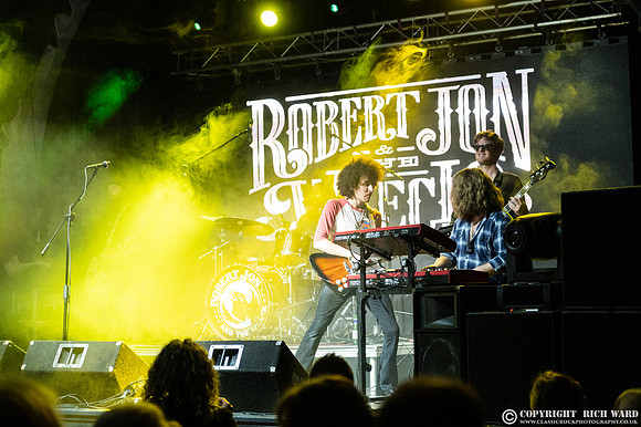 Robert Jon & The Wreck