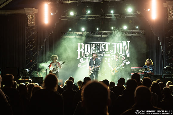 Robert Jon & The Wreck