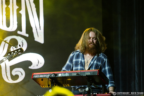 Robert Jon & The Wreck