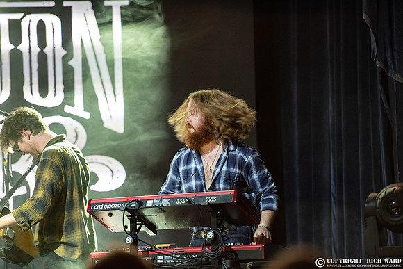 Robert Jon & The Wreck