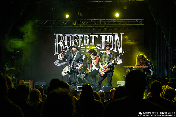 Robert Jon & The Wreck