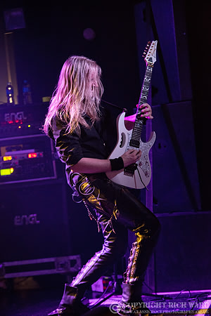 Kobra & The Lotus