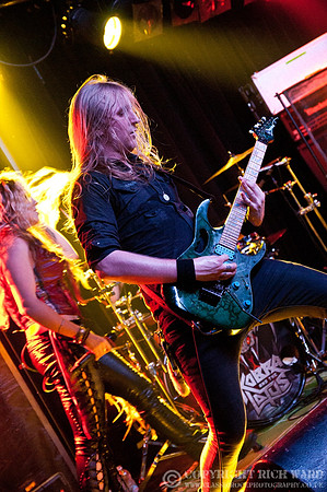 Kobra & The Lotus